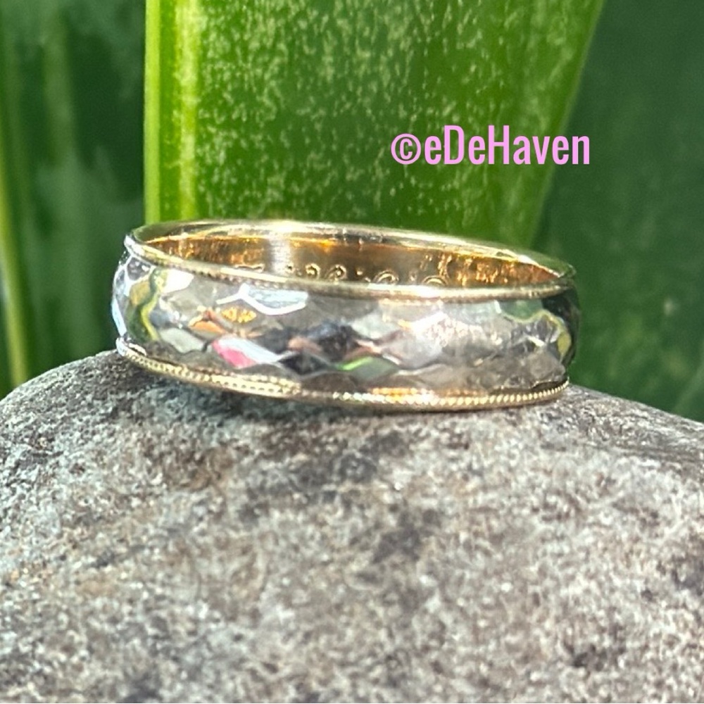 14k 2- Toned ArtCarved band ring